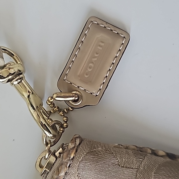 Coach Sm Wristlet Tan with SnakeSkin Leather Trim - ExcellentCondition - Picture 3 of 10